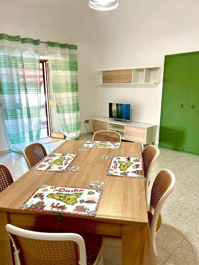 Gira Vota E Furria Villa Santo Stefano di Camastra Buitenkant foto